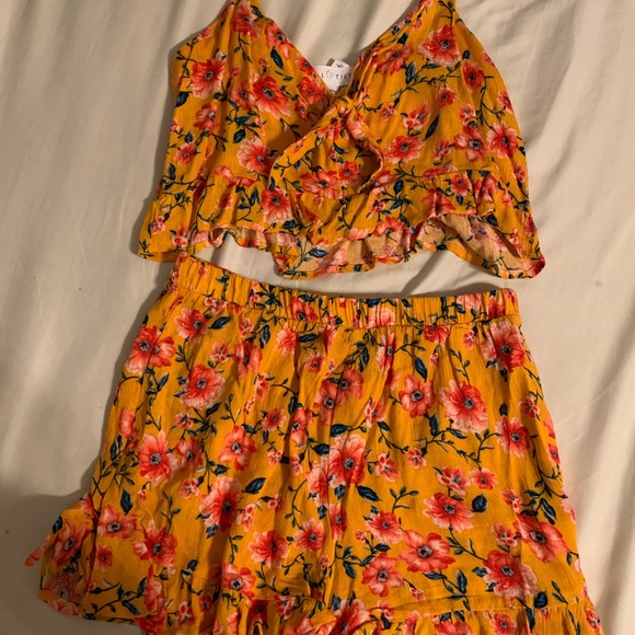 floral matching two piece set - Picture 2 of 2